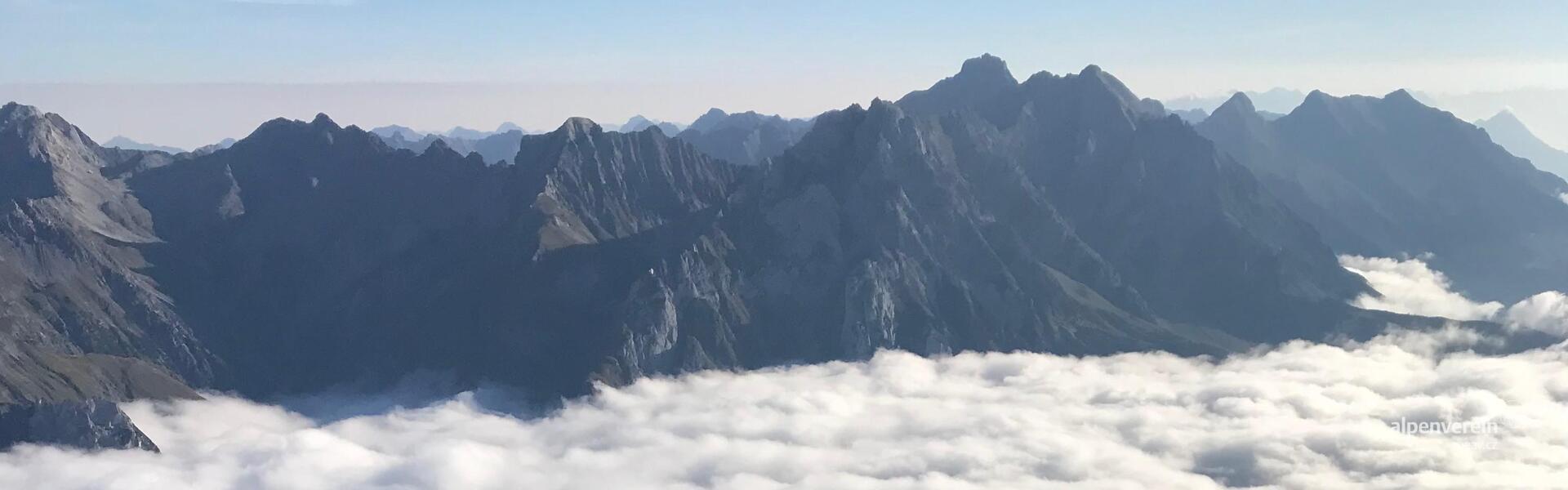 Alpenverein OEAV.CZ Bouřka Blesk v horách