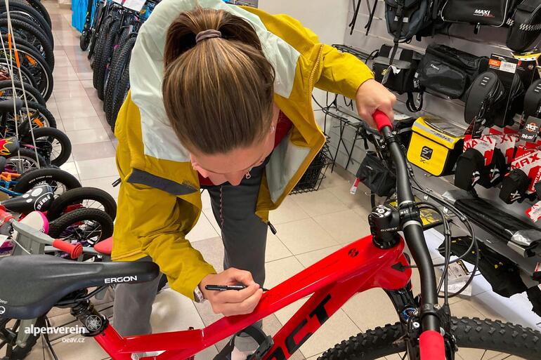 Alpenverein OEAV.CZ Mojekolo Eva Samková aukce