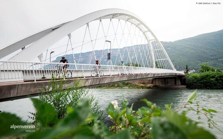 Alpenverein OEAV.CZ Tyrolsko, Víno, hrady, architektura
