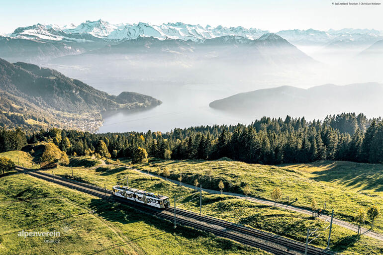Alpenverein OEAV.CZ Pěší turistika s využitím Švýcarského dopravního systému